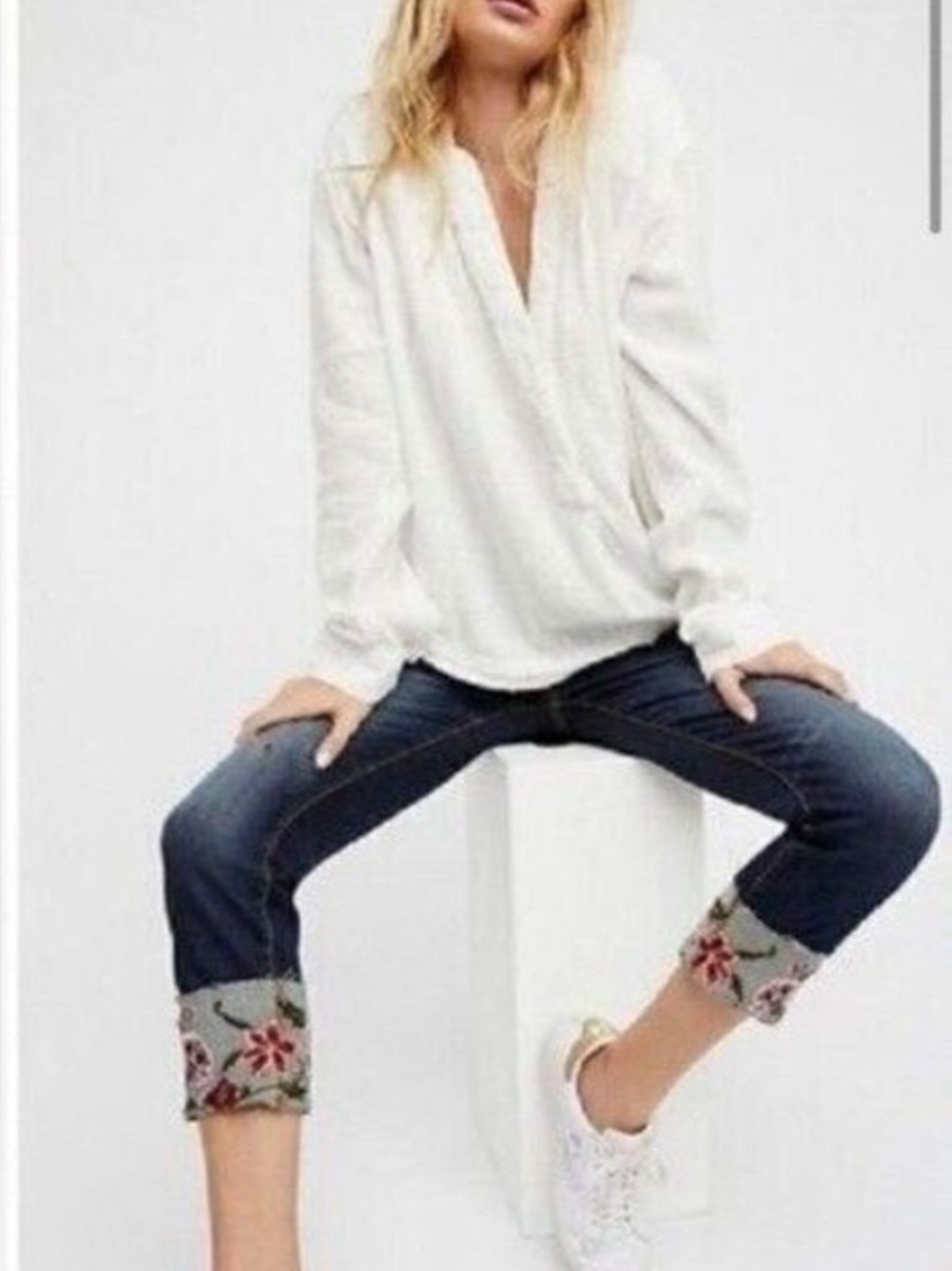 DRIFTWOOD Dark Blue Cropped Jeans with Floral Embroidered Cuffs